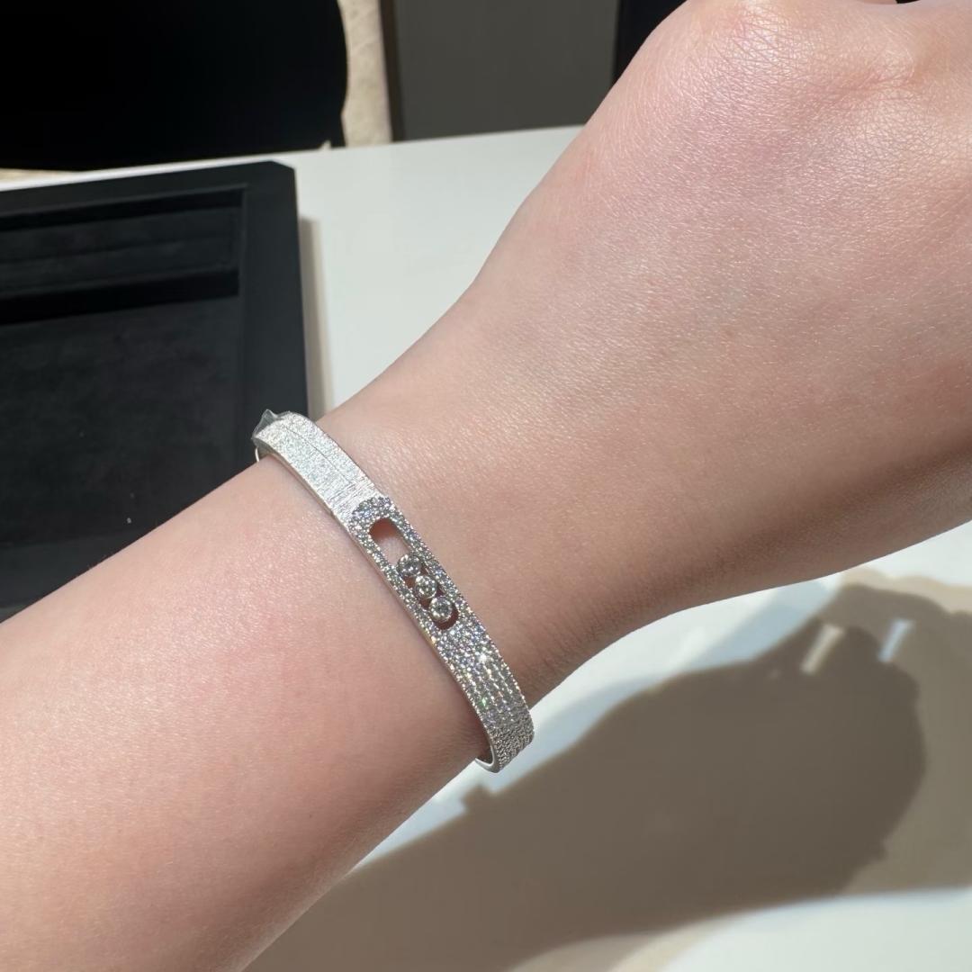 Move Noa Ciselé half pavé bangle
