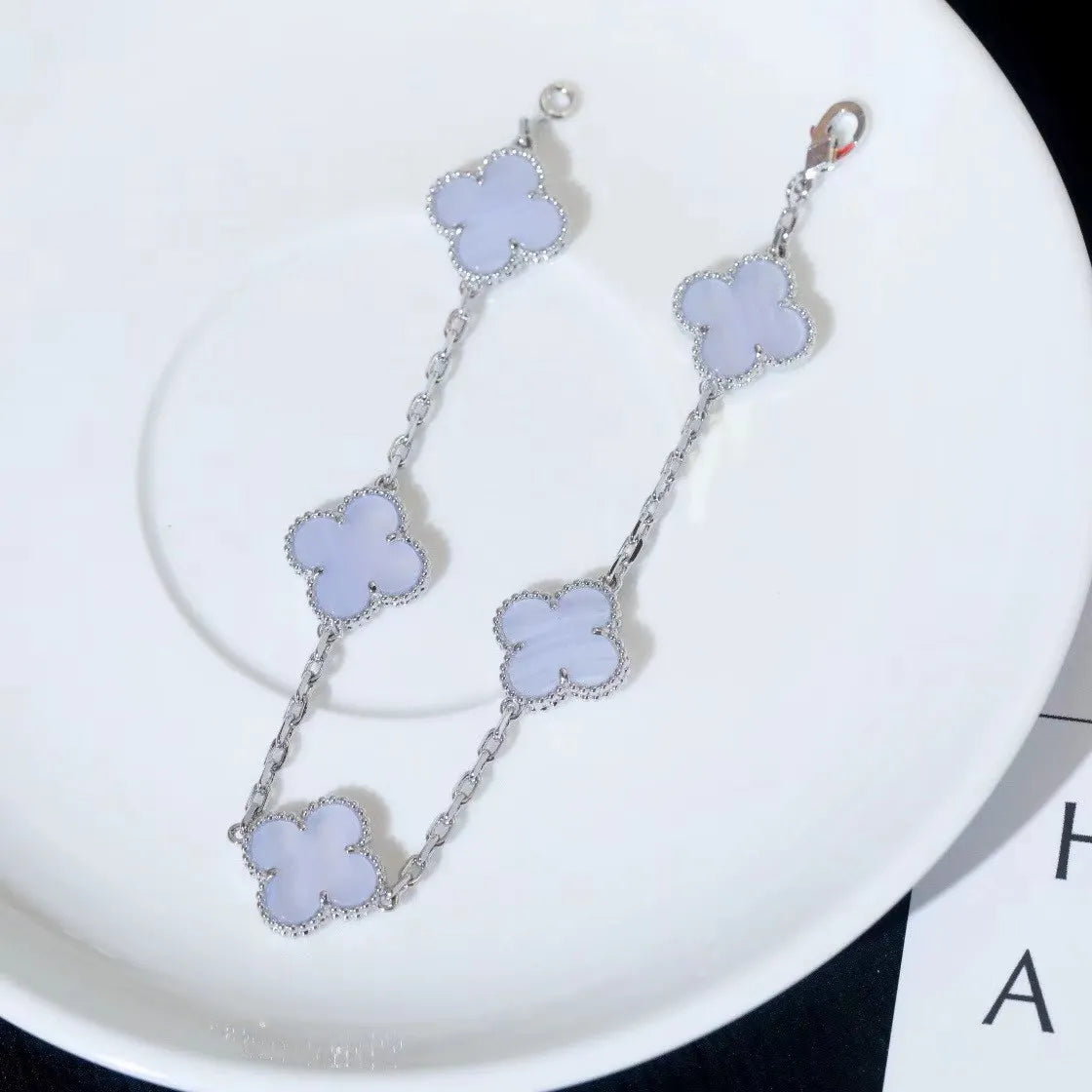 Van Cleef & Arpels Four-leaf clover purple chalcedony bracelet