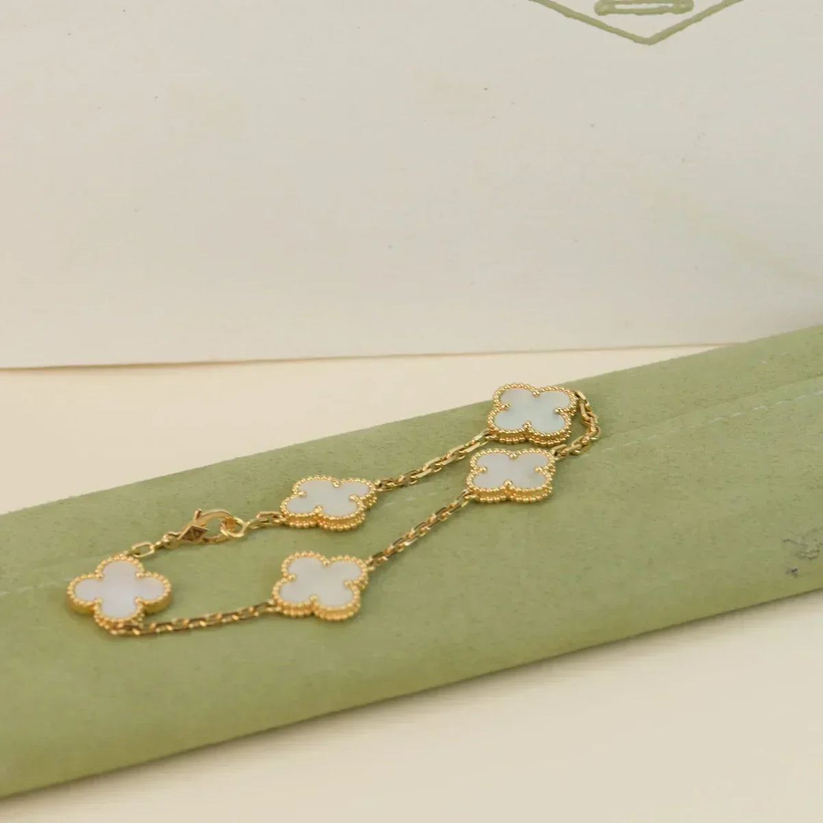New CLOVER WHITE PEARL MOP 5 MOTIF BRACELET COLLECTION