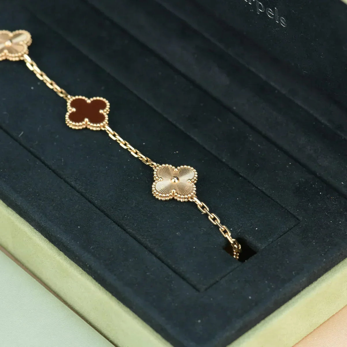 New  CLOVER 5 MOTIF RED CORNELIAN BRACELET COLLECTION