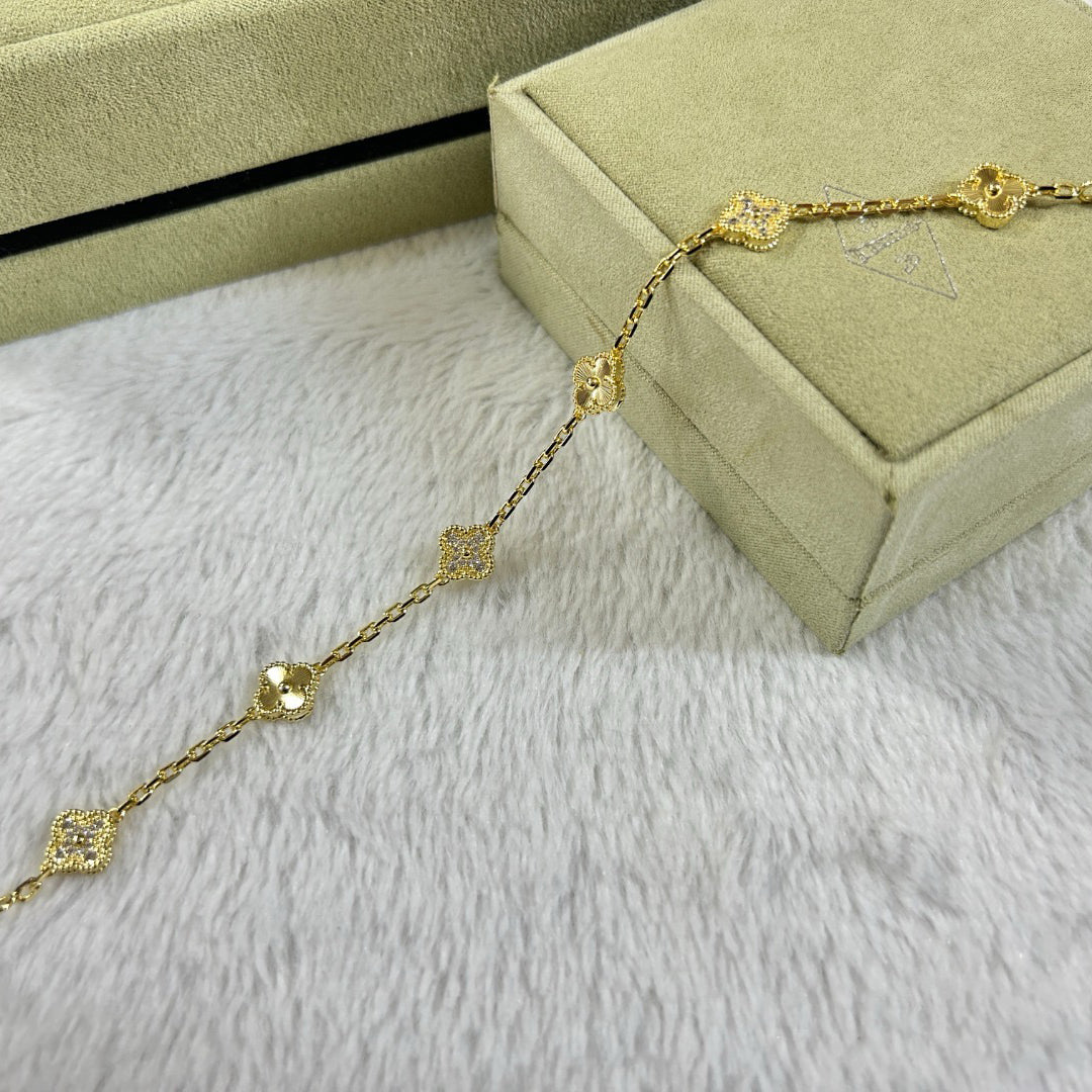 CLOVER 6 MOTIF DIAMOND LASER BRACELET