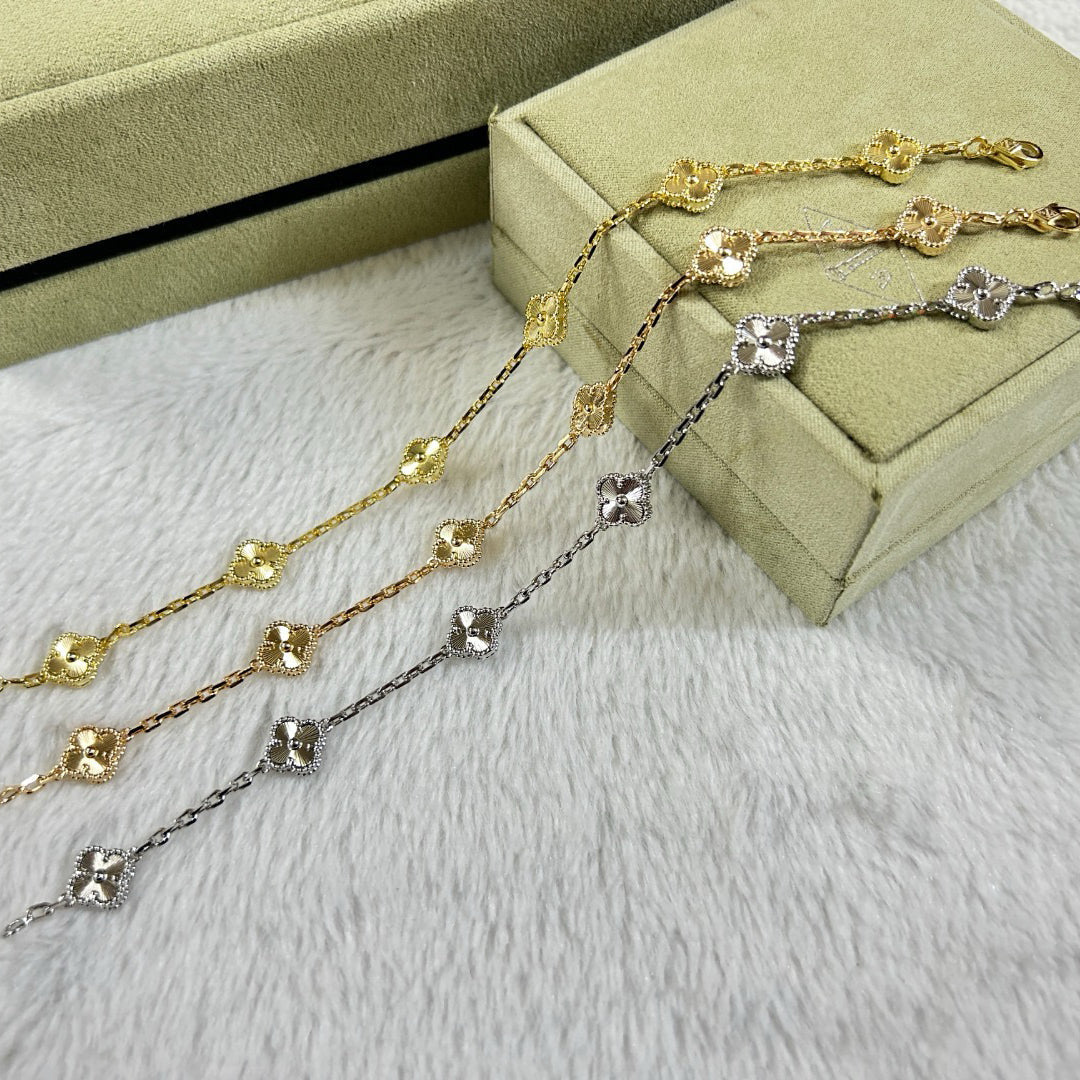 New CLOVER 6 MOTIF DIAMOND BRACELET