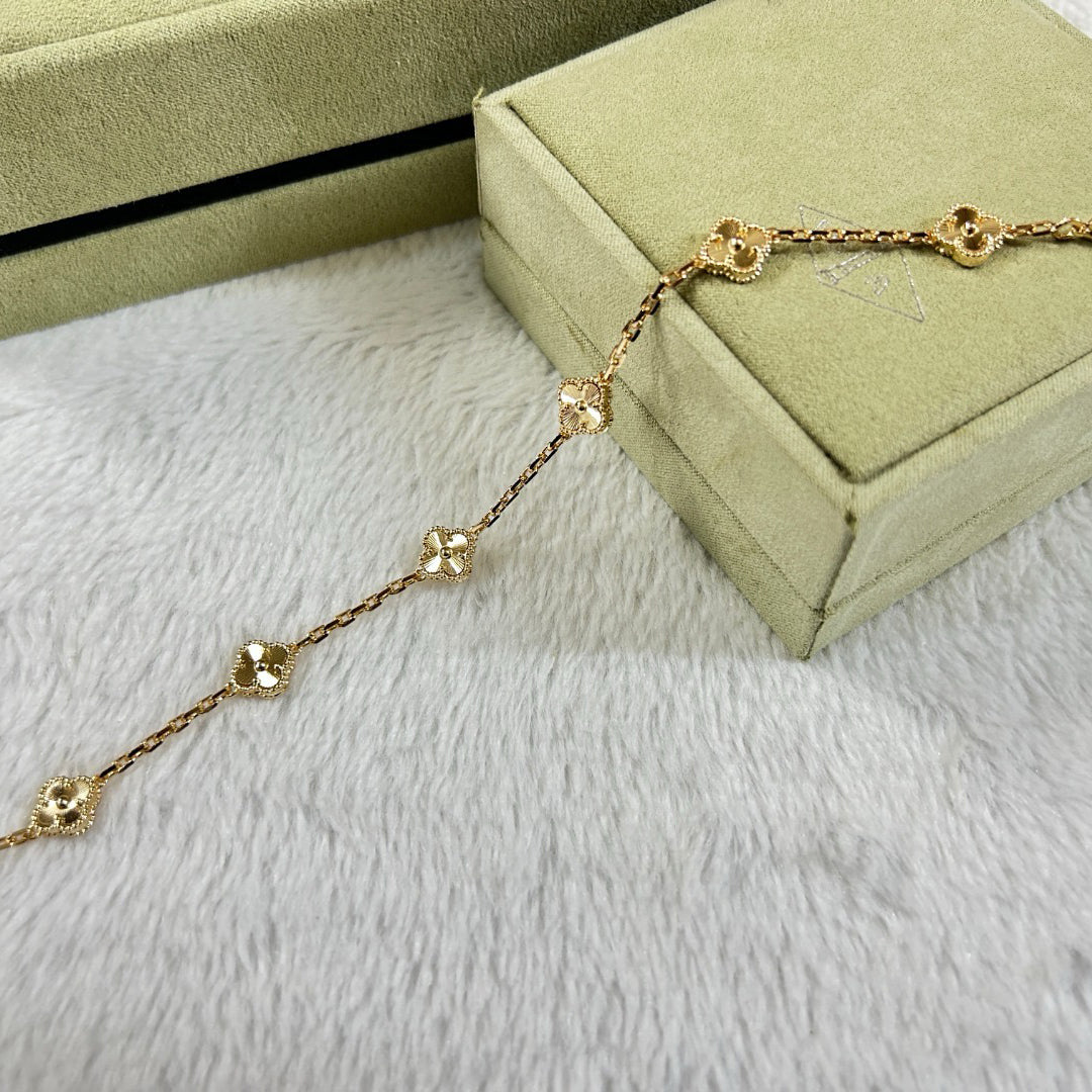 New CLOVER 6 MOTIF DIAMOND BRACELET