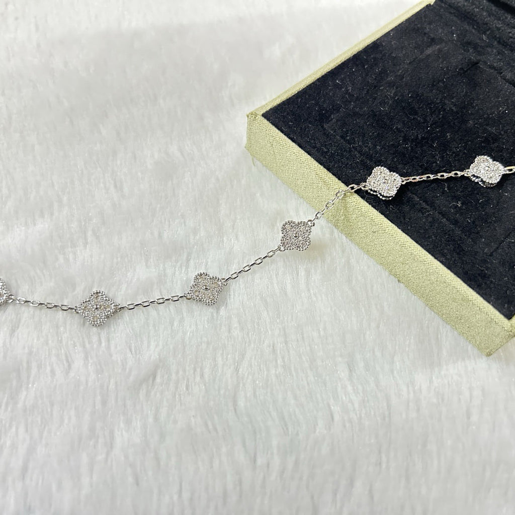 New CLOVER 6 MOTIF DIAMOND BRACELET