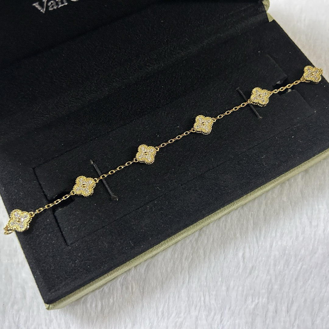 New CLOVER 6 MOTIF DIAMOND BRACELET
