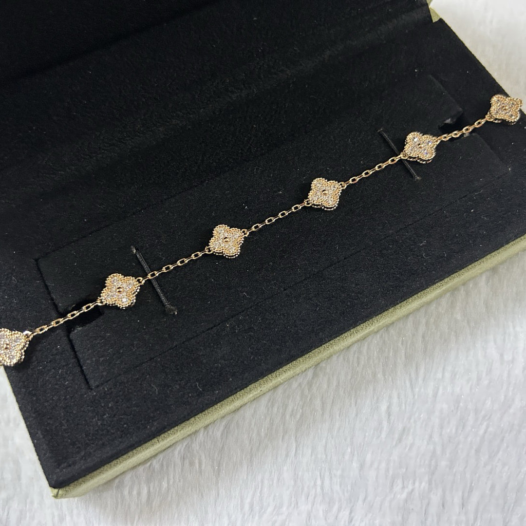 New CLOVER 6 MOTIF DIAMOND BRACELET