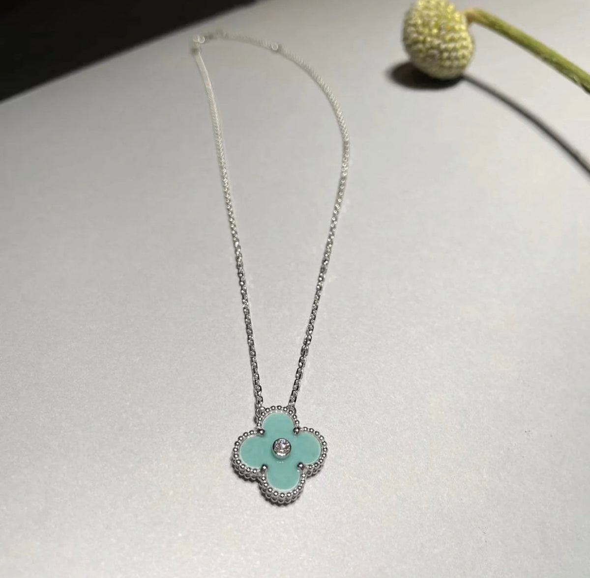 CLOVER 1 DIAMOND LIGHT BLUE SILVER NECKLACE