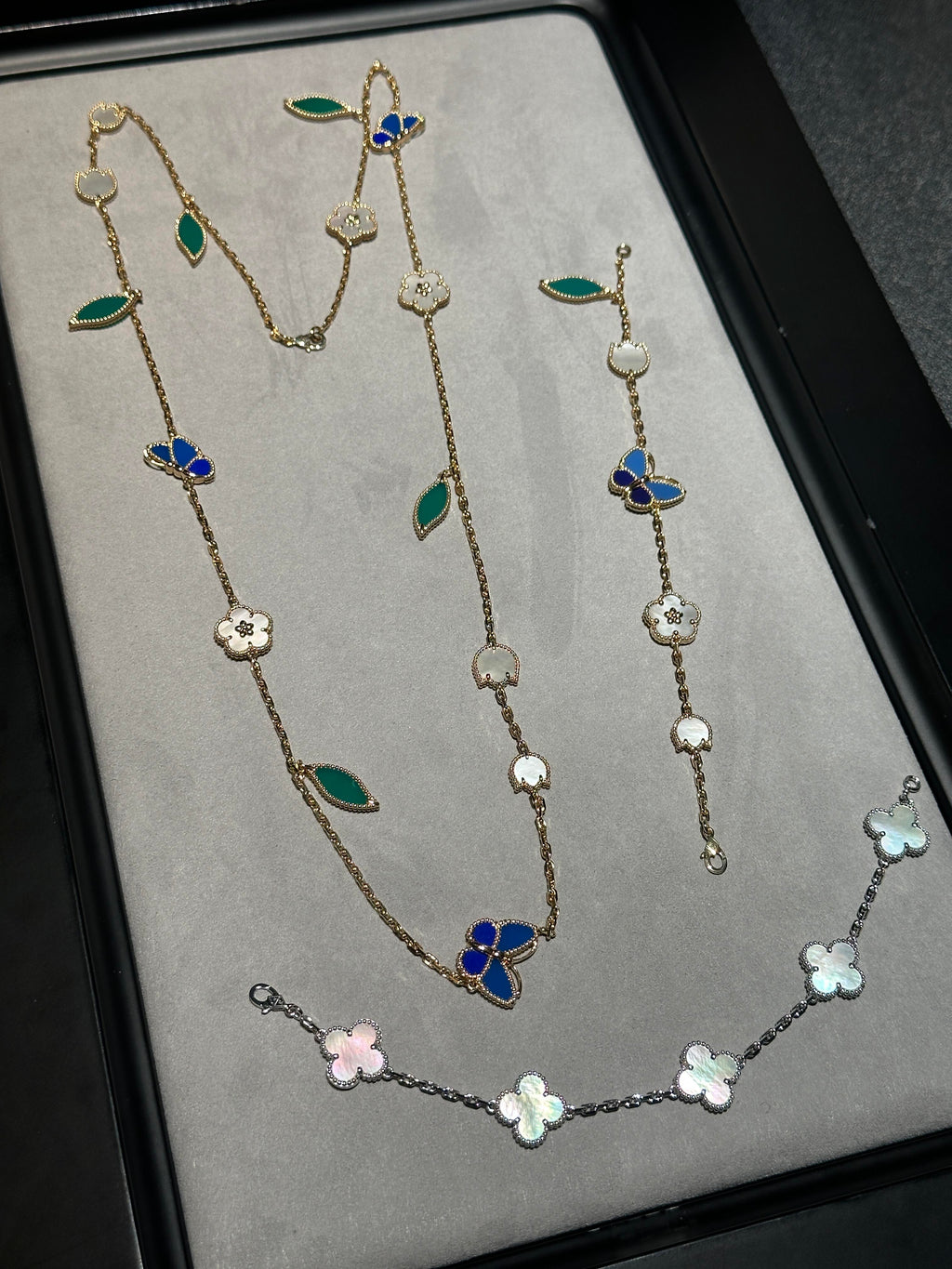26 NEW CLOVER 15 MOTIFS LUCKY NECKLACE