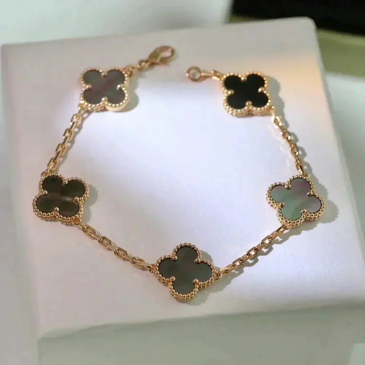 New CLOVER 5 MOTIF GRAY MOP BRACELET COLLECTION
