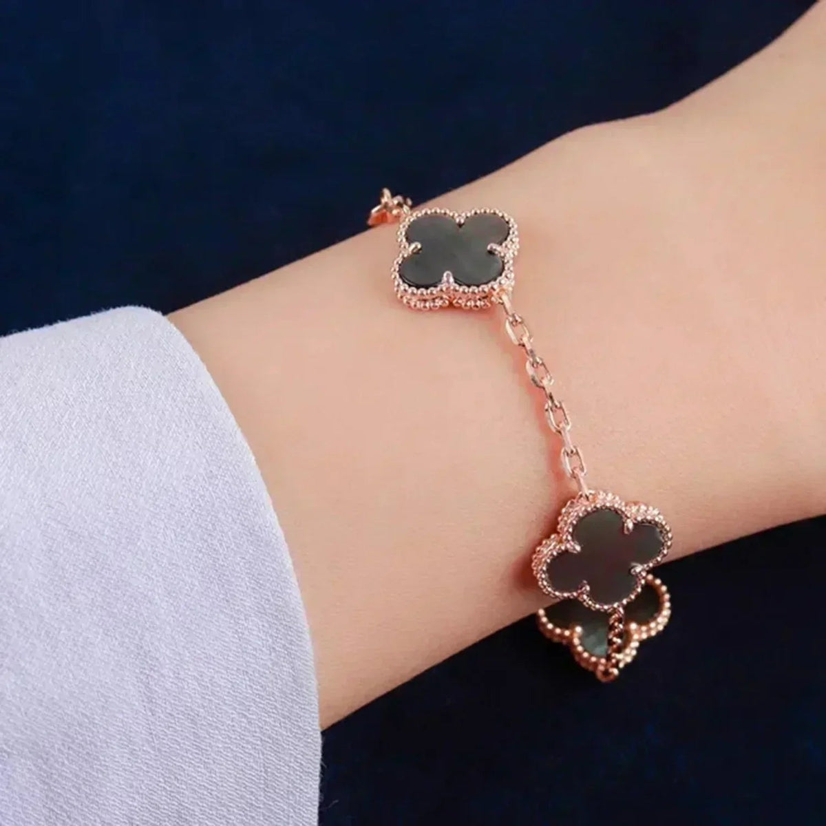 New CLOVER 5 MOTIF GRAY MOP BRACELET COLLECTION