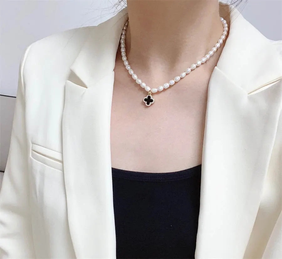 Chanel pearl four-leaf clover black and white double wear necklace