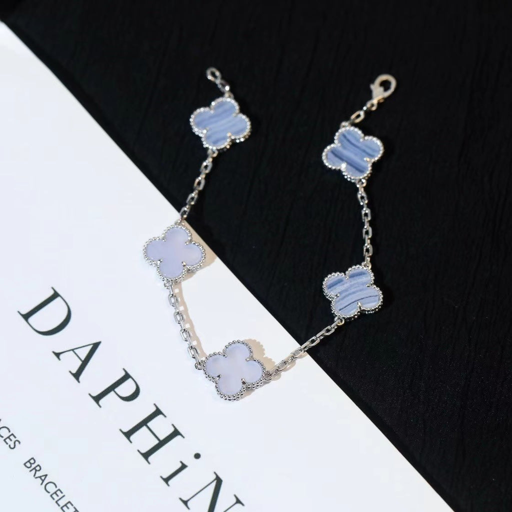 Van Cleef & Arpels Four-leaf clover purple chalcedony bracelet
