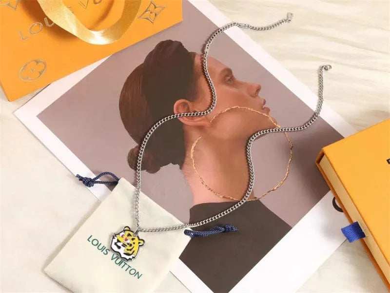 Louis Vuitton ペンダント ダック NIGO MP3230