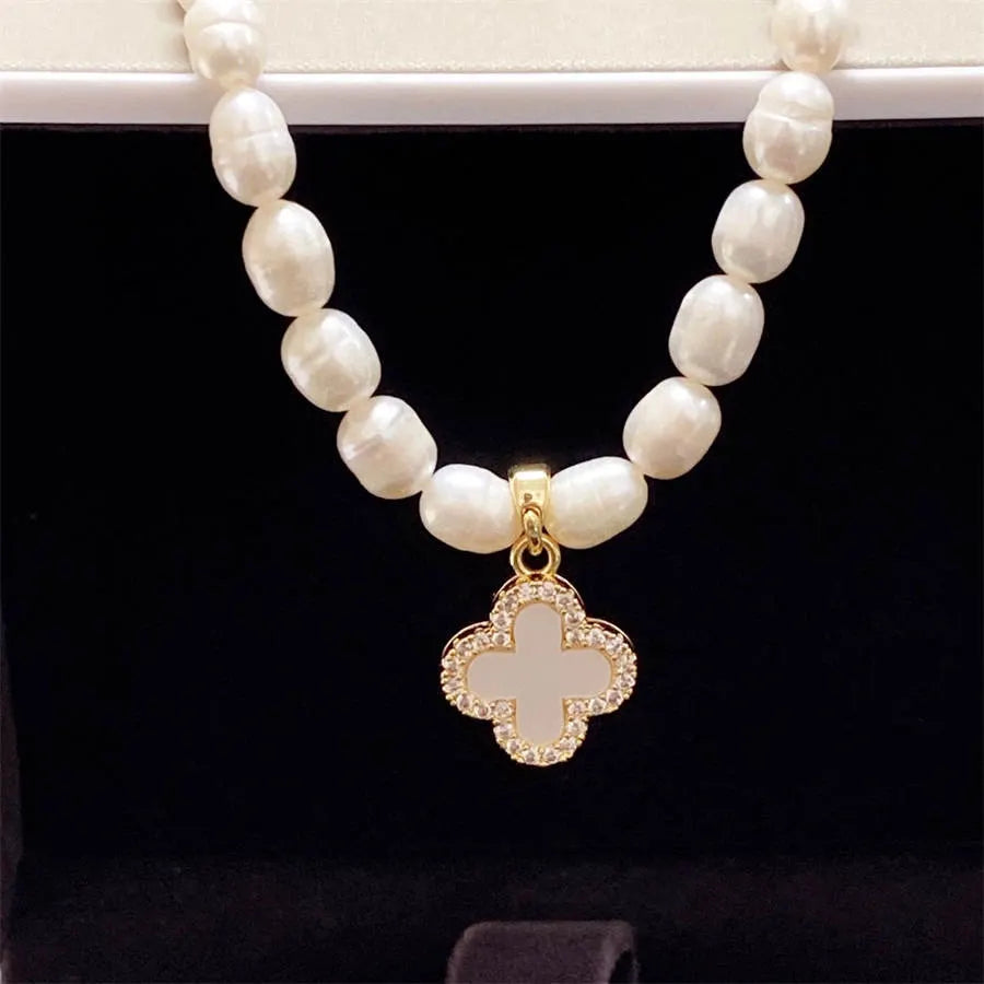 Chanel pearl four-leaf clover black and white double wear necklace
