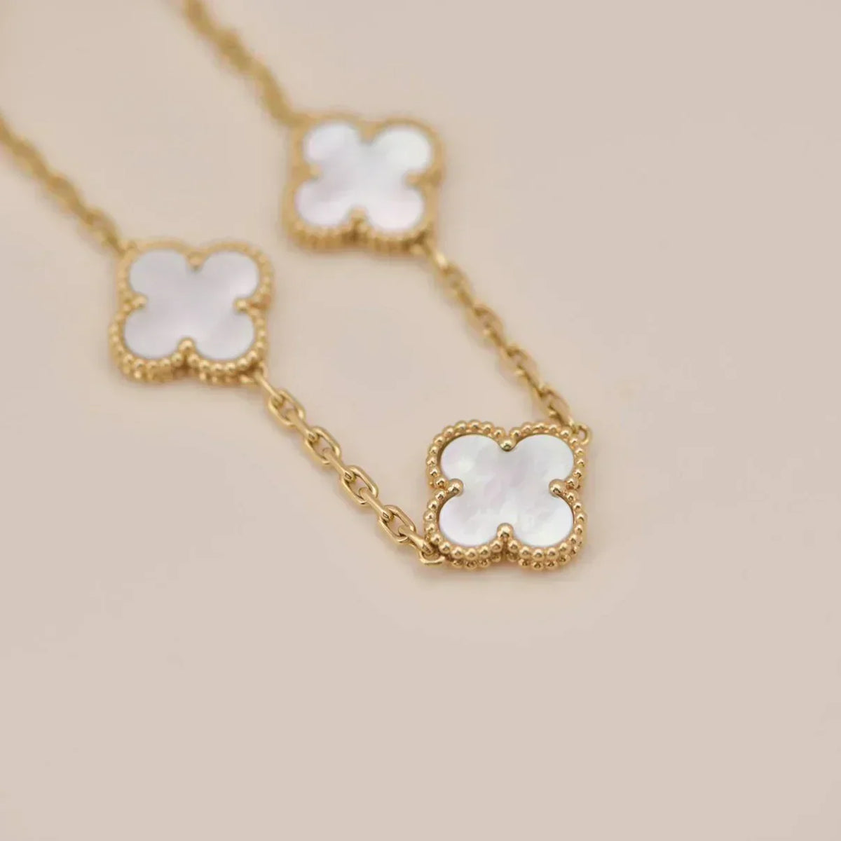 New CLOVER WHITE PEARL MOP 5 MOTIF BRACELET COLLECTION