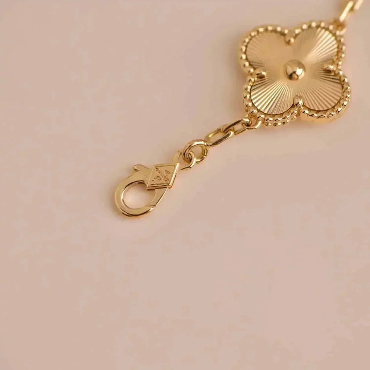 New  CLOVER 5 MOTIF LASER BRACELET COLLECTION