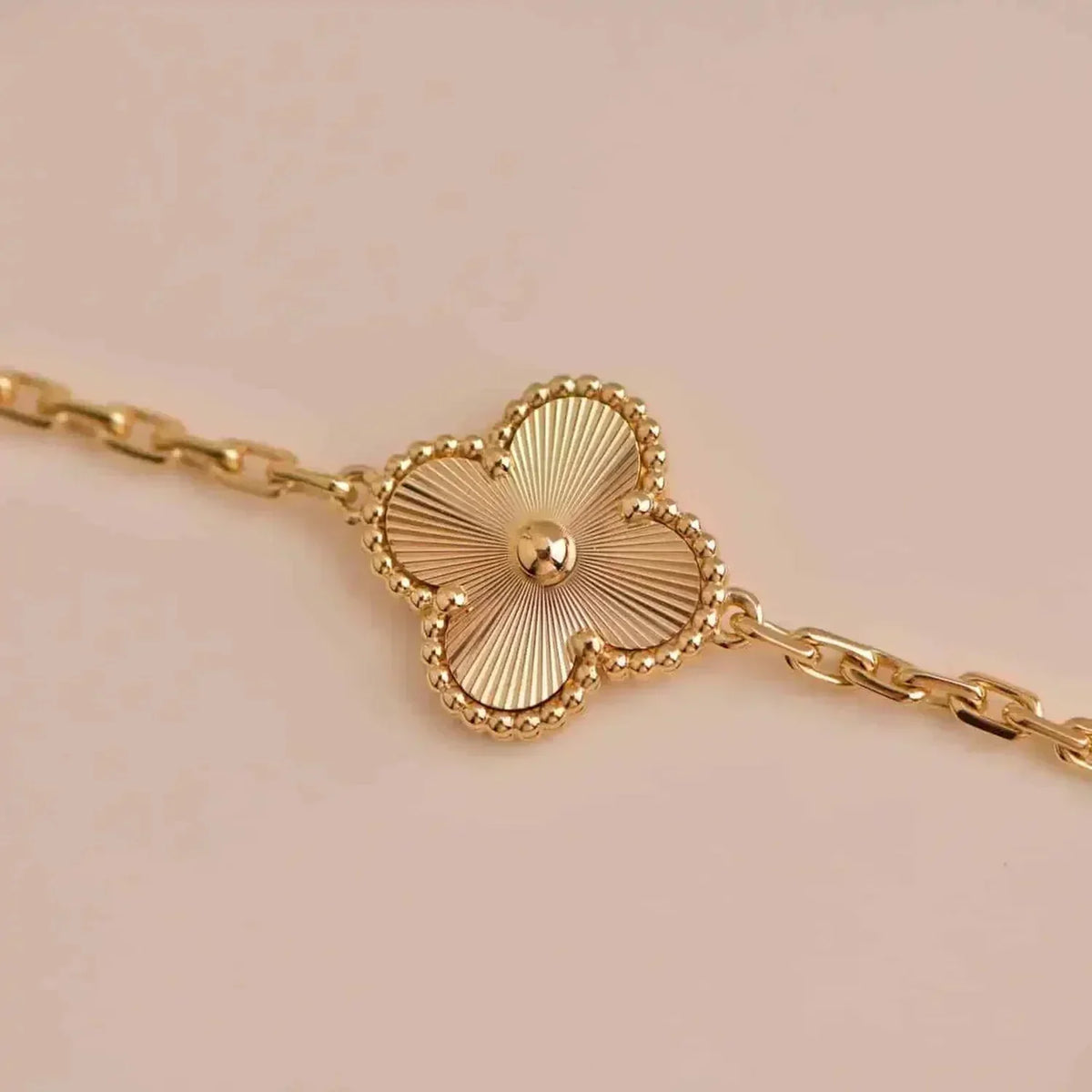 New  CLOVER 5 MOTIF LASER BRACELET COLLECTION
