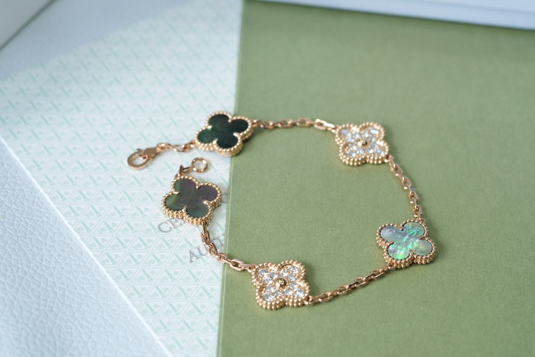 New CLOVER 5 MOTIF GRAY MOP BRACELET COLLECTION