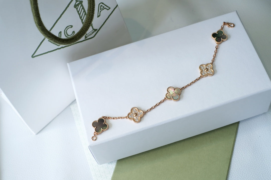 New CLOVER 5 MOTIF GRAY MOP BRACELET COLLECTION