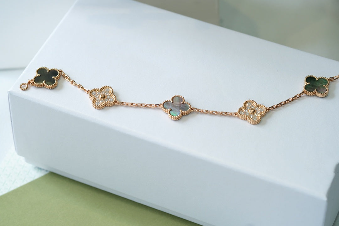 New CLOVER 5 MOTIF GRAY MOP BRACELET COLLECTION