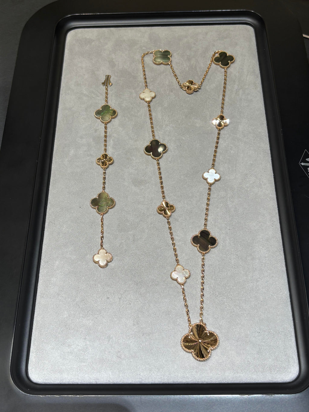 25 NEW CLOVER 15 MOTIFS GRAY MOTHER-OF-PEARL