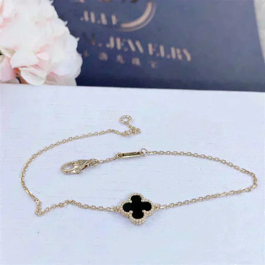 CLOVER ONYX SINGLE FLOWER BRACELET