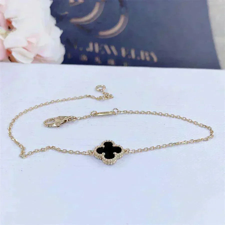 CLOVER ONYX SINGLE FLOWER BRACELET
