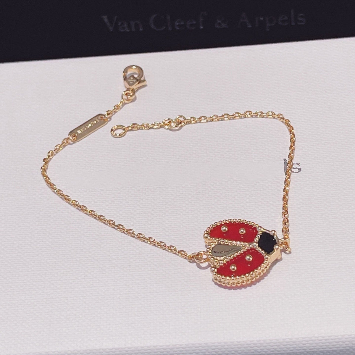 LUCKY SPRING 1 MOTIF PINK GOLD BRACELET